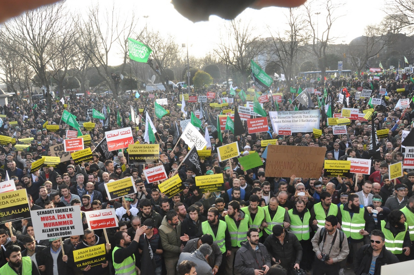 İstanbul’dan Charlie Hebdo’ya büyük tepki
